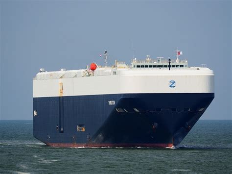 UECC takes delivery of dual-fuel LNG battery hybrid PCTC