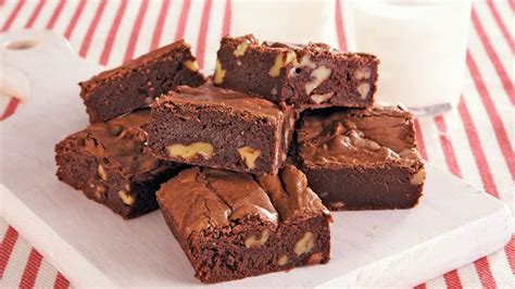 Amaretto Walnut Brownies recipe from Betty Crocker