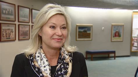 Mississauga Mayor Bonnie Crombie tests positive for COVID-19, calls on ...