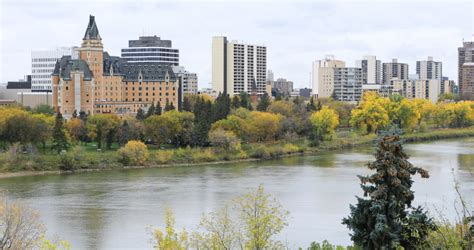 Skyline of Saskatoon by the River image - Free stock photo - Public Domain photo - CC0 Images