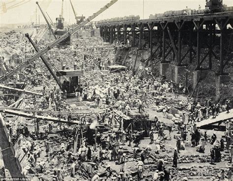 D. S. George's 'Construction of the Aswan Dam' in around 1899 [1200x933] : r/HistoryPorn