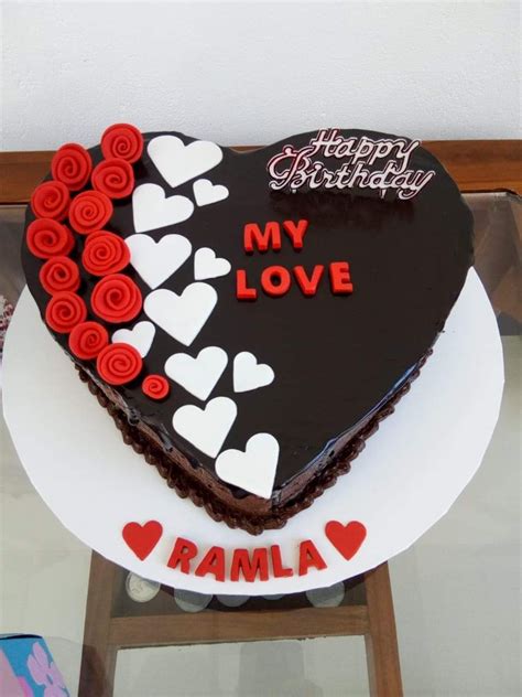 Heart-Shaped Love theme cake | Easy cake decorating, Beautiful birthday cakes, Themed cakes