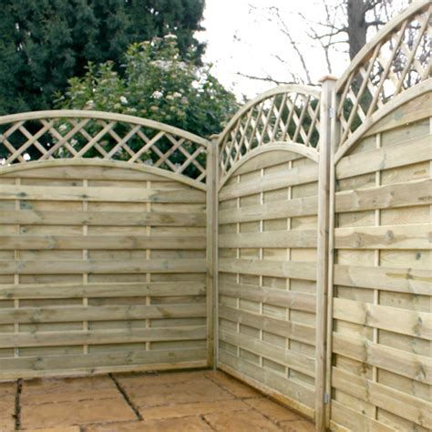 Fencing - Horizontal Weave Convex Trellis Fence Panels 5ft 11