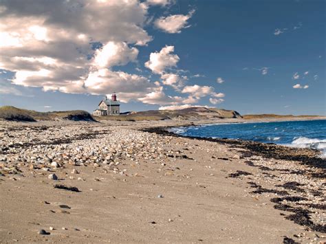 These are the 8 Best Block Island Beaches to Visit!