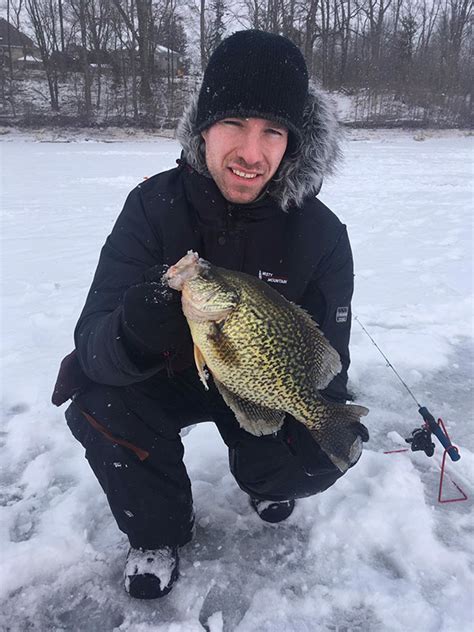 Making the best of ice-Crappie. - Canadian Sportfishing