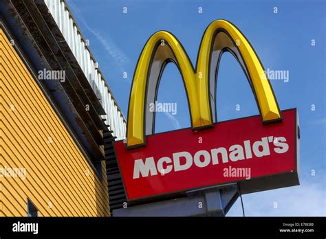 McDonald's sign arch Stock Photo - Alamy