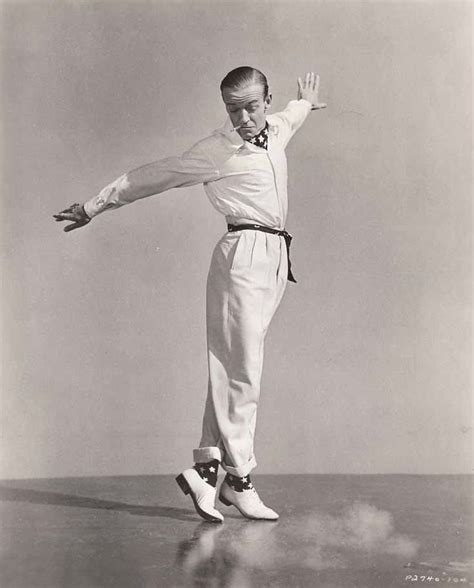 Fred Astaire for Holiday Inn, 1942 | Fred astaire, Action pose ...