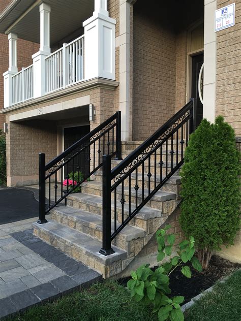 porch-aluminum-steps-railing-orangeville - Toronto Aluminum Railings