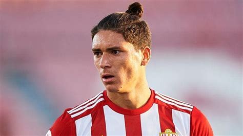 Southampton weighing up move for Darwin Nunez