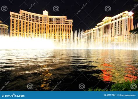 Fountain Show at Bellagio Hotel and Casino at Night, Las Vegas ...