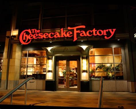 11 Thoughts you have when you go to the Cheesecake Factory