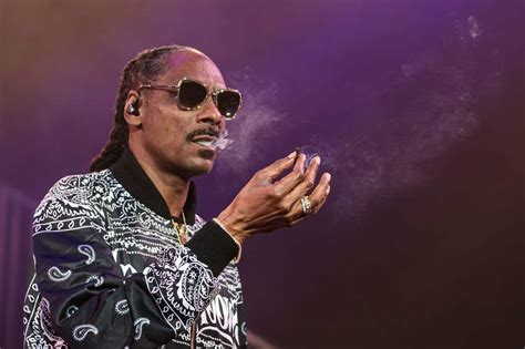 10 Best Snoop Dogg Songs of All Time - Singersroom.com