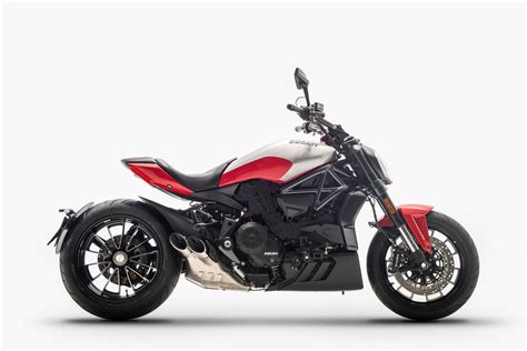 Racing Cafè: Ducati XDiavel Xtraordinary 2017 - Asia Market