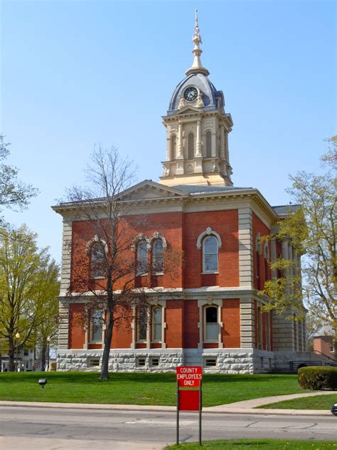 Marshall County courthouse in Plymouth, Indiana image - Free stock photo - Public Domain photo ...