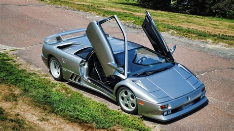 Lamborghini Diablo Wallpapers HD / Desktop and Mobile Backgrounds