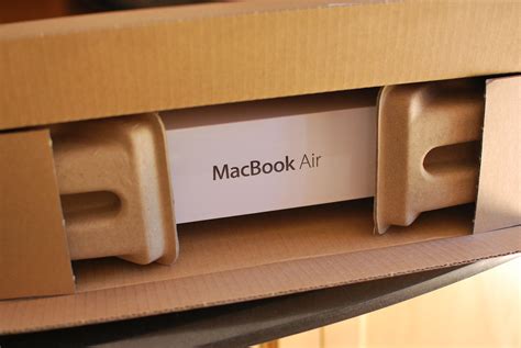 11" MacBook Air unboxing | Ruben Schade | Flickr