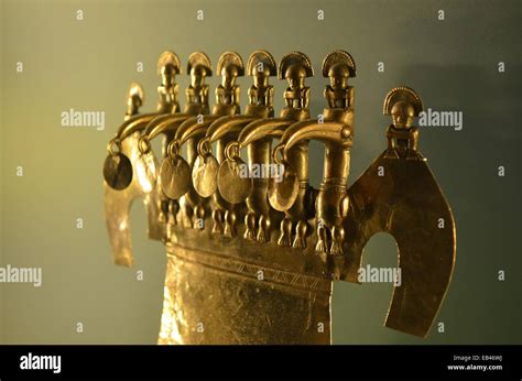 Gold artifacts on display in the Museo del Oro (Gold Museum) in Bogota, Colombia Stock Photo - Alamy