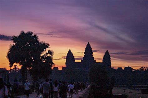 Angkor Wat Sunrise: Tips For Visiting Angkor Wat at Dawn - Jetsetting Fools