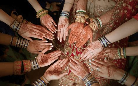 313 Bridesmaids Mehndi Hands Royalty-Free Images, Stock Photos ...