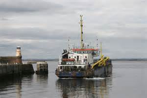 Troon harbour © Stuart McMahon cc-by-sa/2.0 :: Geograph Britain and Ireland