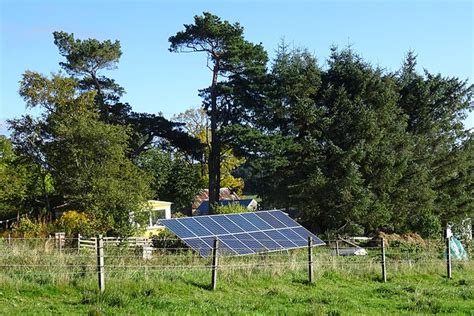 Solar Panels © Anne Burgess :: Geograph Britain and Ireland