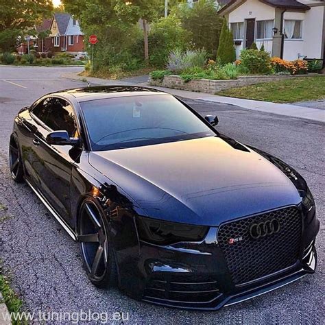 Rendu: Deep Audi A5 RS5 en noir de tuningblog.eu