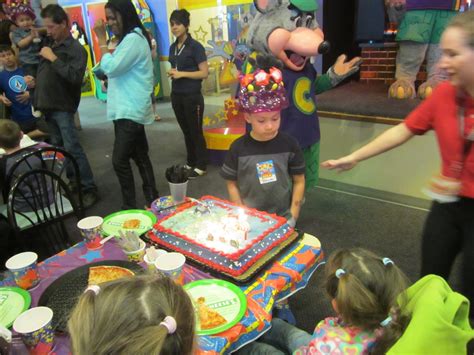 SiriFam: Chuck E. Cheese Birthday Party