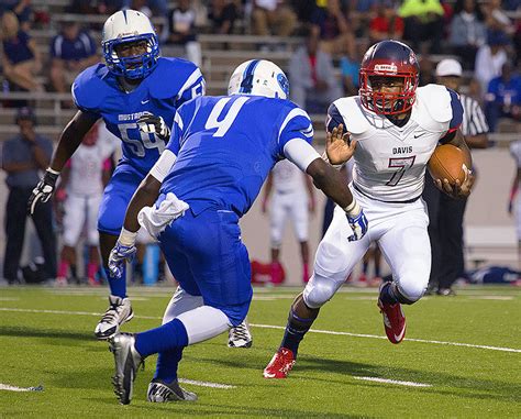 AISD varsity football teams return to action – Aldine ISD