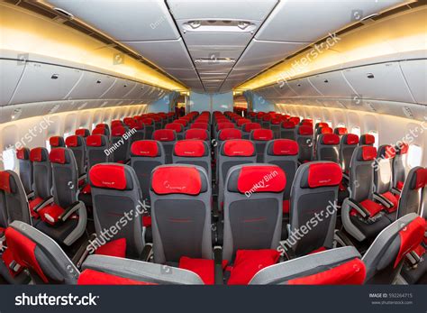 88 Boeing 777 Economy Class Seats Images, Stock Photos & Vectors | Shutterstock