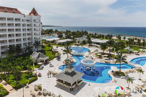 Grand Bahia Principe Jamaica Wedding | Alba & Andrew