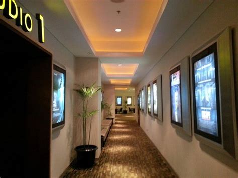 Cinema in Beachwalk shopping centre - Review of Beachwalk XXI Cineplex Bali, Kuta, Indonesia ...