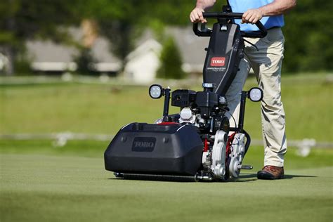 Toro—Greensmaster® FLEX Walk Greens Mowers - Club + Resort Business