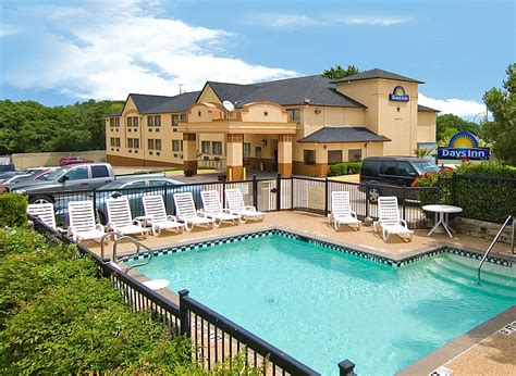 DAYS INN BY WYNDHAM ARLINGTON $68 ($̶8̶3̶) - Updated 2022 Prices & Hotel Reviews - TX