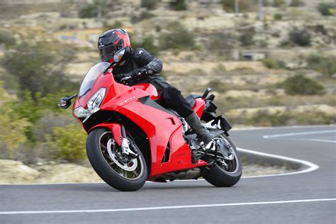 First ride: 2014 Honda VFR800 review | Visordown