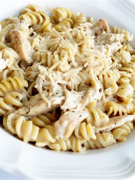 Instant Pot Creamy Garlic Chicken Pasta | Recipe | Rotini pasta recipes, Creamy garlic chicken ...