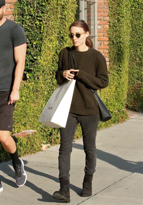 Rooney Mara Street Style - Out Shopping in Los Angeles, 12/9/2015 ...