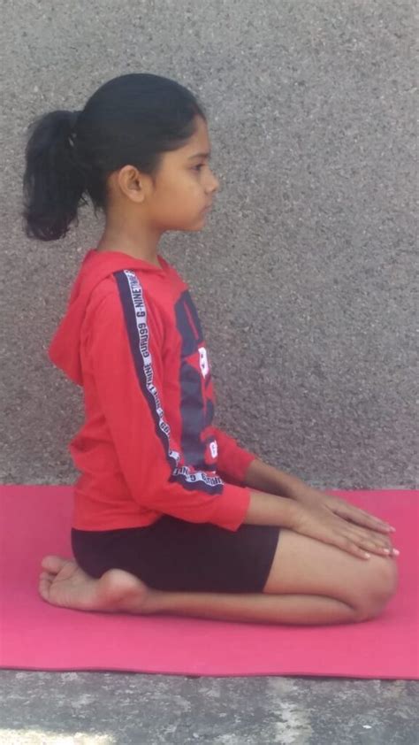 Diamond Pose (Vajrasana Yoga): Steps, Benefits And Precautions