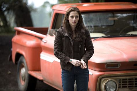 Bella Swan images NEW Moon HQ stills HD wallpaper and background photos ...