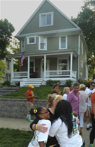 NBA star LeBron James tours renovated home of Akron family, shoots ...