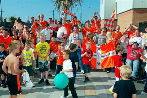 Blackpool FC players and fans celebrate 2010 promotion win - LancsLive