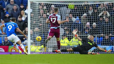 Villa held to 0-0 draw at Everton and misses chance to go level with ...