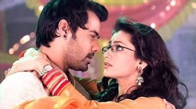 Kumkum Bhagya: Pragya's cheesy sensuous romance with Abhi Aliya fumes in anger