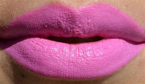 BRIGHT BARBIE PINK LIPSTICK DOLL HOUSE PINK CUPCAKE PINK WET N WILD ...