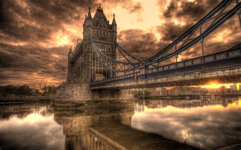 Sunset clouds above the Tower Bridge wallpaper - World wallpapers - #49339