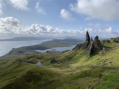 Hiking above Old Man of Storr, Isle of Skye, Scotland (Aug 2019) : r/hiking