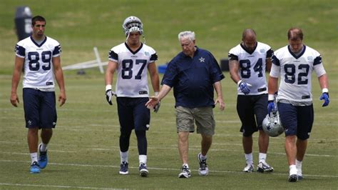 Dallas Cowboys TE Coach Has The Craziest Drills - Daily Snark