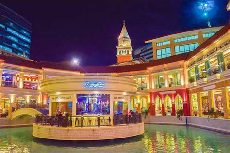 VENICE GRAND CANAL MALL GUIDE: Experience Italy at McKinley Hill, Taguig City (Business Hours ...