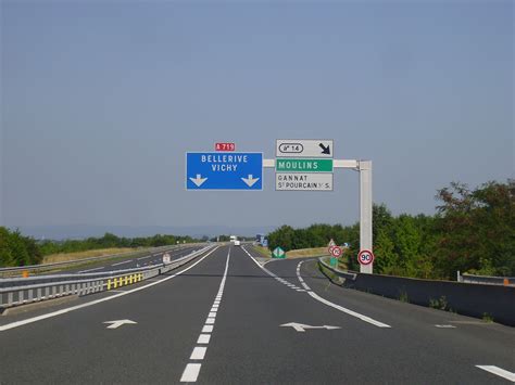 File:A719 km 7 avant la sortie 14.JPG - Wikimedia Commons