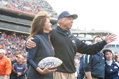 WVSU Sports: Samford's Pat Sullivan honored by Auburn; Tigers defeat Bulldogs 35-16