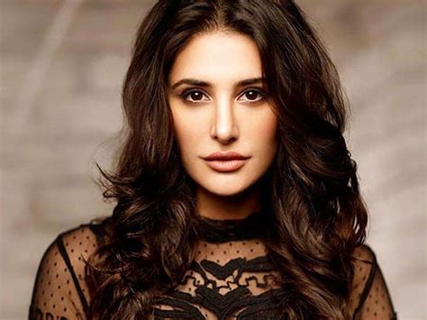 Nargis Fakhri biography, wiki, age, net worth, religion, caste, sister & more